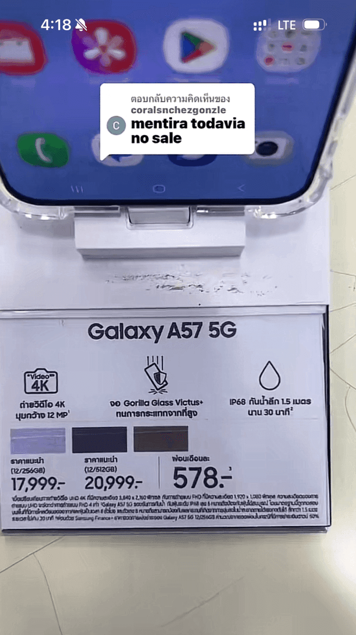 Điện thoại Samsung Galaxy A57 5G trên kệ trưng bày với thông tin cấu hình và giá bán tại Thái Lan.