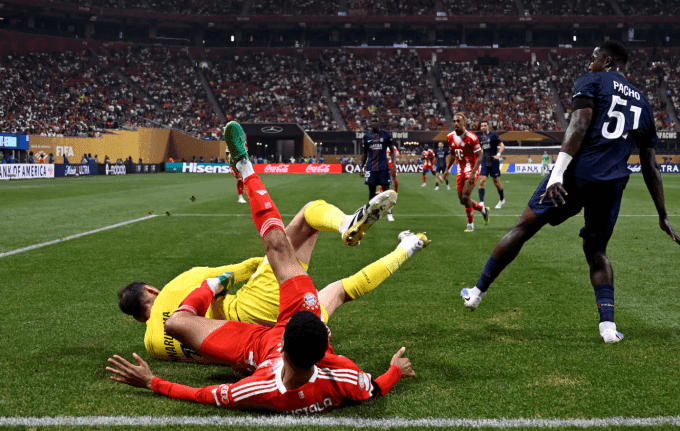 Jamal Musiala của Bayern Munich bị chấn thương nặng sau pha va chạm, một bất ngờ lớn trong trận đấu