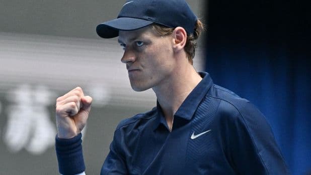 Jannik Sinner ăn mừng chiến thắng tại giải Trung Quốc Mở rộng ở Bắc Kinh, tuyên bố săn đuổi ngôi vương.