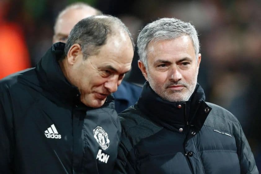 Jose Mourinho và cộng sự thân thiết Silvino Louro, biểu tượng của mối quan hệ bền chặt.