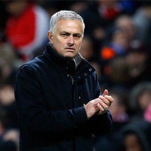 Jose Mourinho với vẻ mặt nghiêm nghị, thể hiện phong thái 'Người Đặc Biệt' đầy kiêu hãnh.
