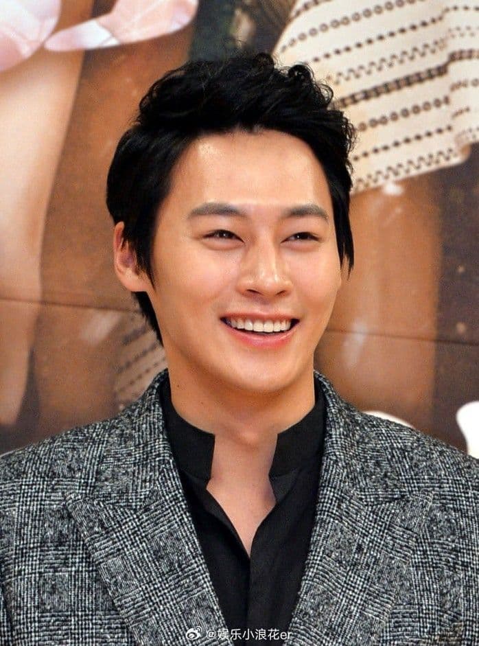 Jung Eun Woo mỉm cười rạng rỡ, hình ảnh đẹp đọng lại trong lòng khán giả.