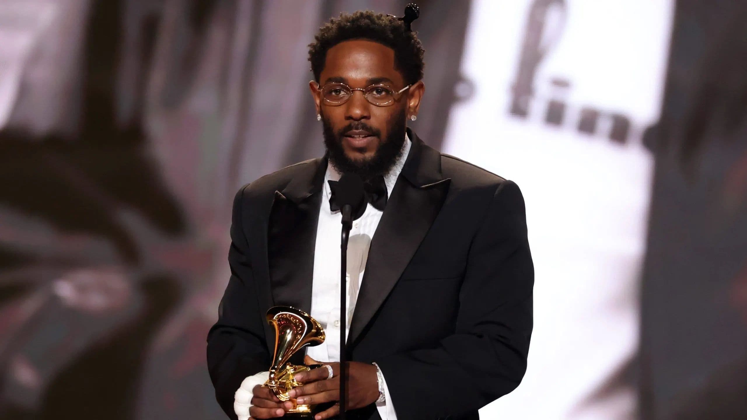 Kendrick Lamar với giải Grammy, hình ảnh của một tương lai âm nhạc Việt vươn tầm quốc tế.