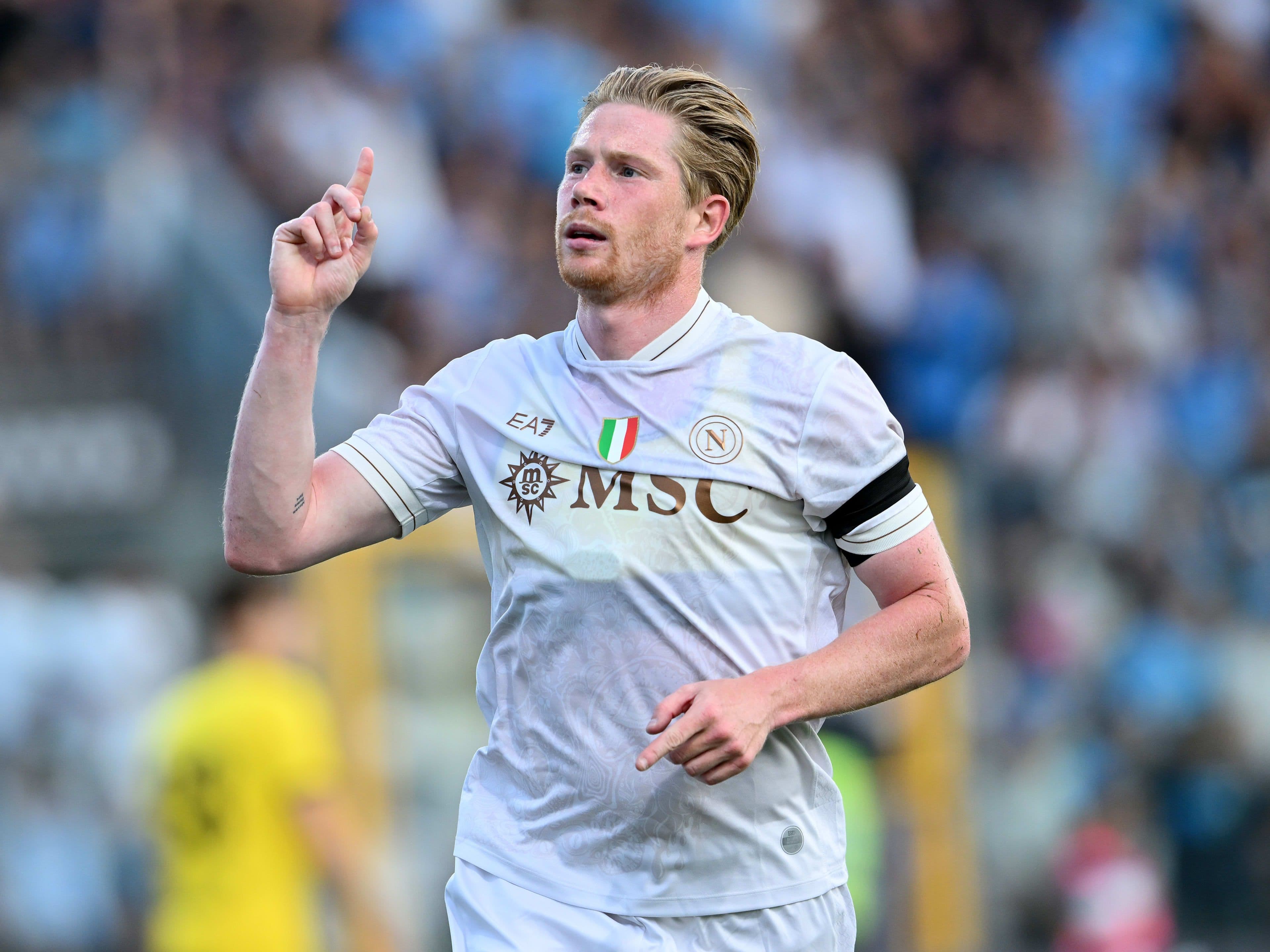 Kevin De Bruyne của Napoli ăn mừng bàn thắng trong trận giao hữu với Girona.