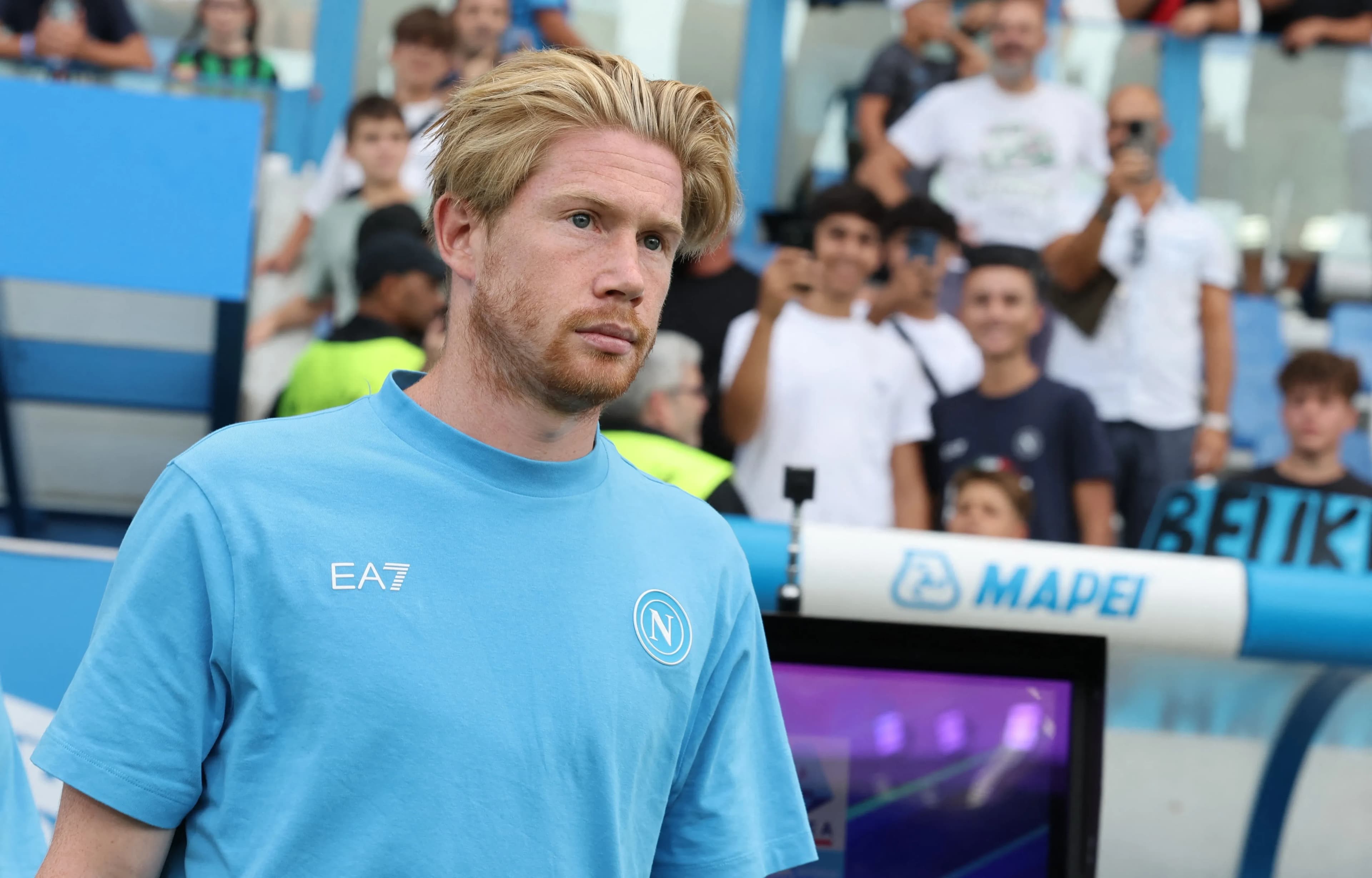 Kevin De Bruyne trong màu áo Napoli sau khi rời Manchester City, để lại khoảng trống lớn.