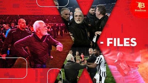 Không khí căng thẳng và áp lực từ đám đông cổ động viên tại một trận đấu bóng đá