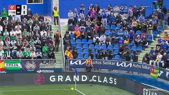 Khung cảnh sân vận động Coliseum Alfonso Pérez trong trận đấu giữa Getafe và Real Betis