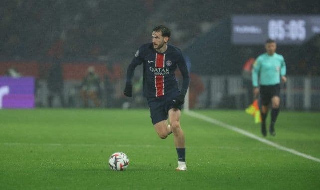 Khvicha Kvaratskhelia, một trong những cầu thủ PSG bị chấn thương