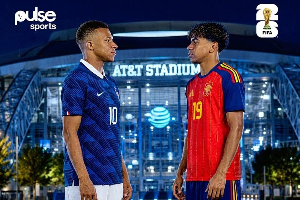 Kylian Mbappe của Pháp và Lamine Yamal của Tây Ban Nha đối mặt nhau trước sân vận động AT&T.