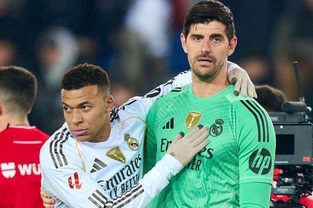 Kylian Mbappe của Real Madrid trên sân