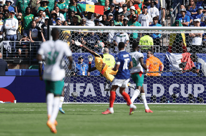Kylian Mbappe ghi bàn thắng thứ hai, ấn định chiến thắng 3-1 cho Pháp trước Senegal