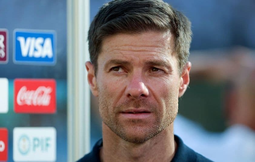 Kylian Mbappe trong màu áo Real Madrid chuẩn bị đối đầu đội bóng cũ PSG