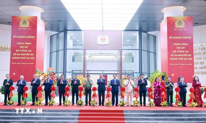 Lễ khánh thành trụ sở mới Bộ Công an tại 96 Nguyễn Du với Tổng Bí thư Tô Lâm và các lãnh đạo cắt băng