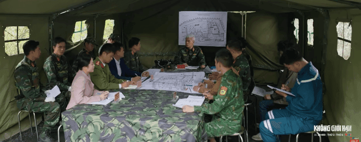 Lam Anh đi cùng người đàn ông bí ẩn, gây hoang mang cho Kiên trong 'Không Giới Hạn' tập 34.