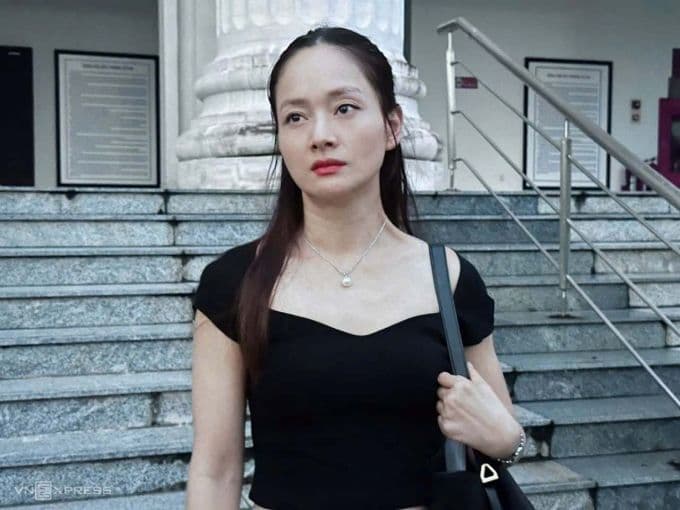 Lan Phương tại Tòa án Nhân dân Hà Nội, đối mặt với phiên tòa ly hôn đầy khó khăn