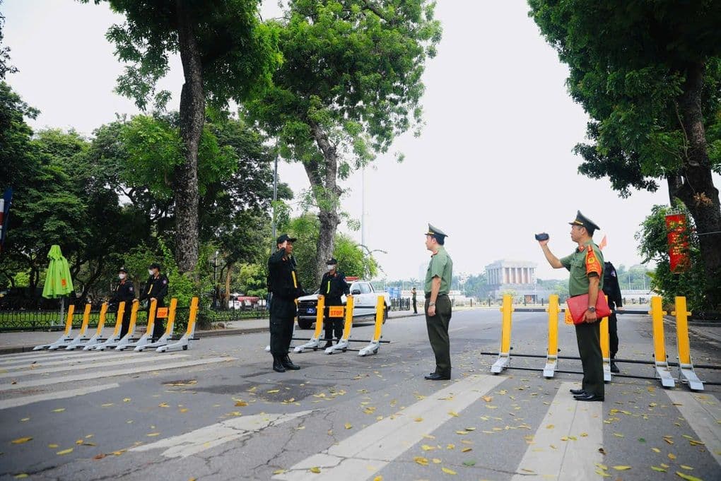 Lực lượng an ninh chuẩn bị và bố trí tại Quảng trường Ba Đình cho lễ duyệt binh 2/9.