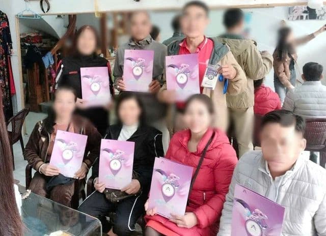 Lực lượng công an điều tra vụ án lừa đảo tiền ảo AGOLD, bắt giữ các đối tượng chiếm đoạt tài sản.