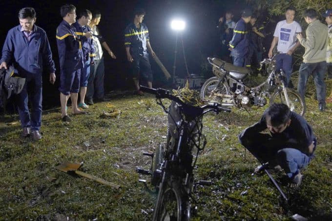 Lực lượng công an trục vớt xe máy phi tang, một phần trong chiến thuật truy bắt đồng bộ và hiệu quả tại Gia Lai.