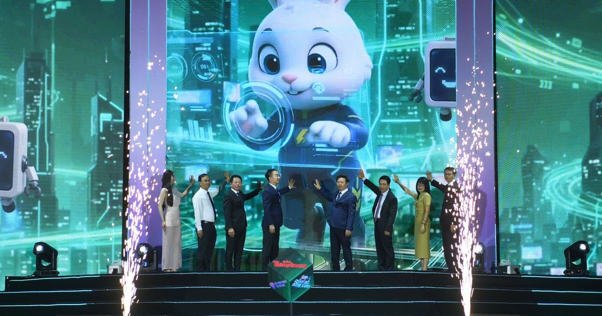 Lễ khai mạc sự kiện Sóng Festival 2026 trên sân khấu tại Hà Nội