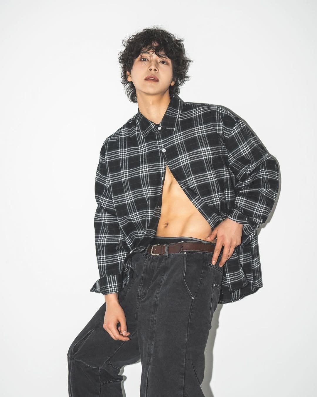 Lee Sung Hun, một thí sinh Địa ngục độc thân 5, đối mặt với áp lực và sự soi xét của công chúng sau chương trình.