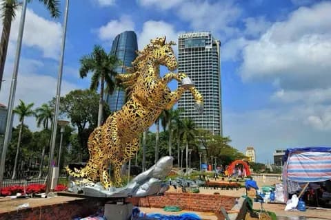 Linh vật ngựa vàng độc đáo, đại diện cho một trong 12 con giáp và năng lượng riêng của nó