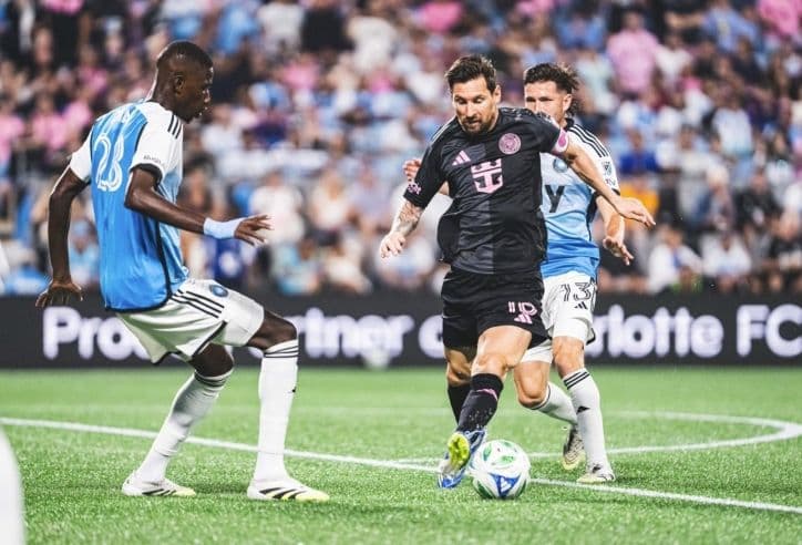 Lionel Messi đối đầu cầu thủ Charlotte FC trong trận đấu định mệnh.