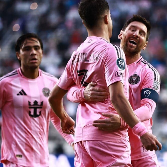 Lionel Messi ăn mừng bàn thắng trong màu áo Inter Miami.