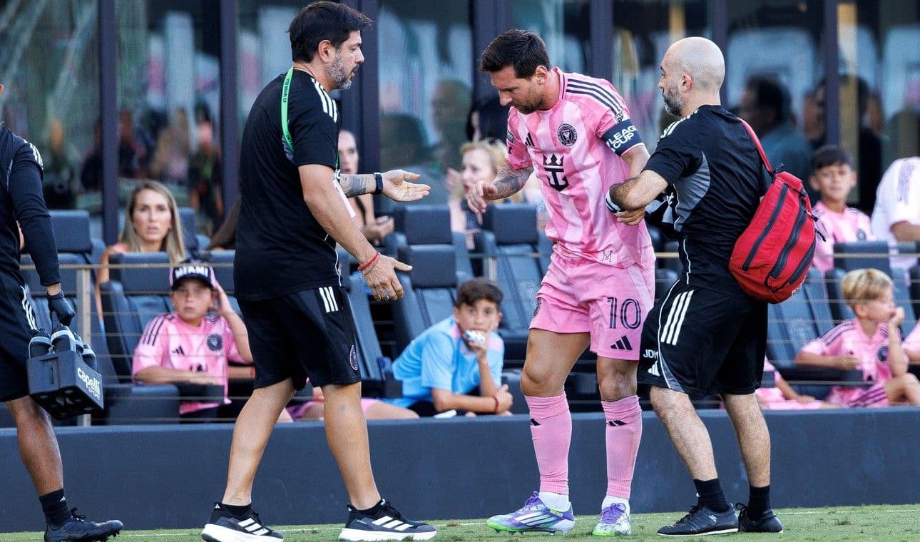 Lionel Messi rời sân vì chấn thương, đặt ra câu hỏi về sức mạnh của Inter Miami khi vắng anh.