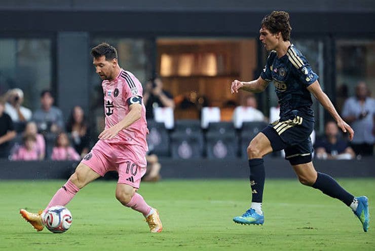 Lionel Messi thi đấu cho Inter Miami trong trận cầu 10 bàn thắng với Philadelphia Union