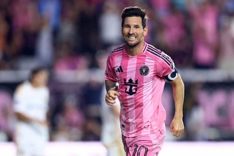 Lionel Messi tươi cười trên sân cỏ MLS trong màu áo Inter Miami