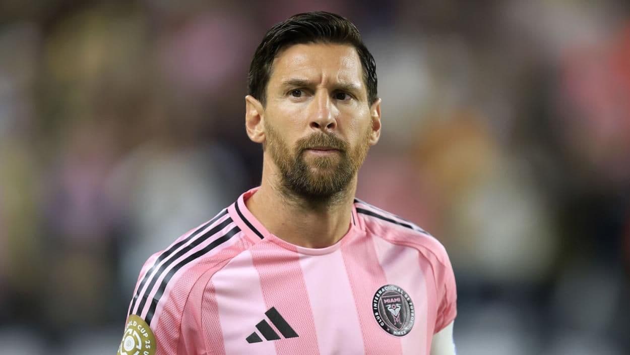 Lionel Messi trong màu áo Inter Miami, thể hiện gánh nặng kỳ vọng sau thất bại Club World Cup.