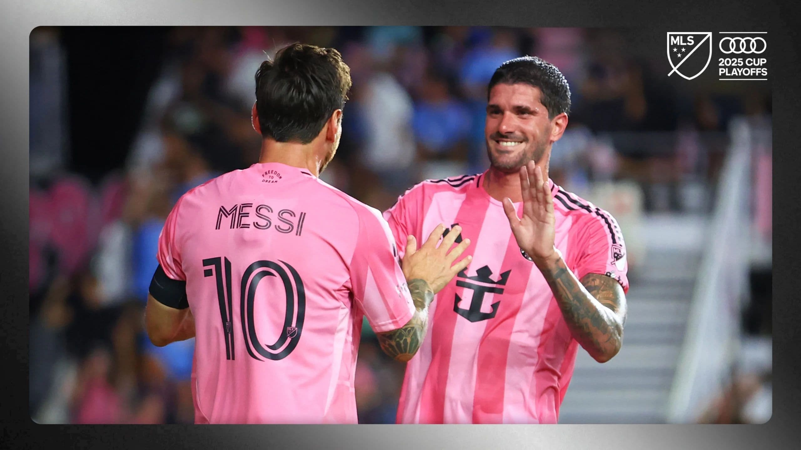 Lionel Messi và đồng đội Inter Miami ăn mừng bàn thắng trong trận đấu MLS Cup Playoffs gặp Nashville.