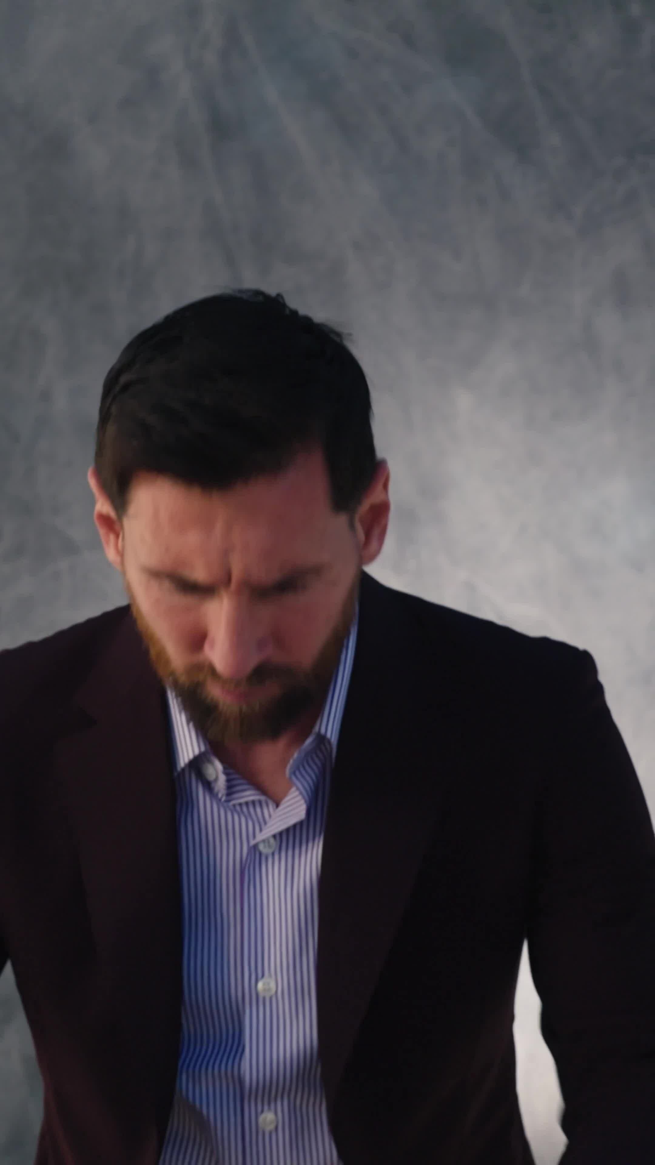 Lionel Messi với vẻ mặt quyết tâm khi gia hạn hợp đồng với Inter Miami đến năm 2028.