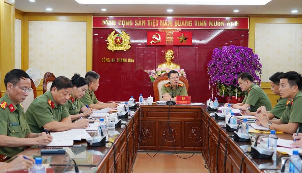Lãnh đạo Công an Thanh Hóa trong cuộc họp tham mưu chiến lược, đổi mới tư duy công tác an ninh.