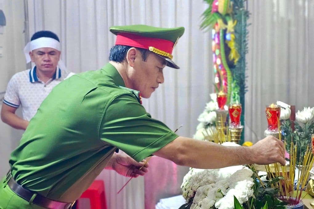 Lãnh đạo Công an TP Đồng Nai thăm hỏi gia đình nạn nhân, nhấn mạnh vai trò phòng ngừa bạo lực
