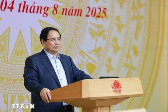 Lãnh đạo thảo luận về phát triển công nghiệp bán dẫn, hướng tới nền kinh tế số và bền vững.