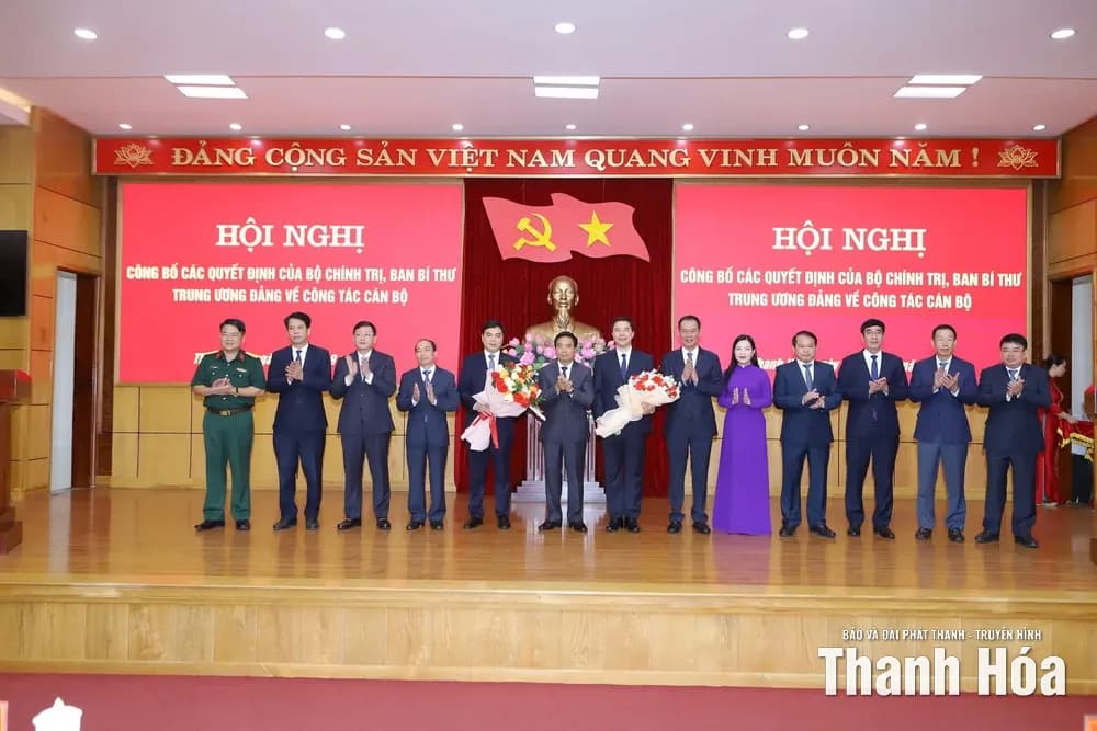 Lãnh đạo Trung ương và tỉnh Thanh Hóa tại lễ công bố quyết định điều động nhân sự cấp cao, mở ra tầm nhìn mới cho tỉnh.