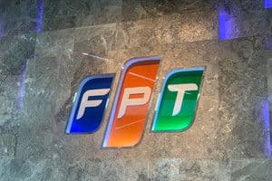 Logo FPT, đại diện cho tập đoàn công nghệ lớn đang đối mặt với những phép thử để chuyển mình.