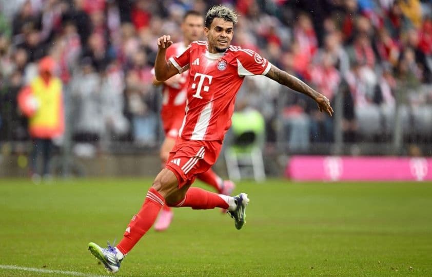 Luis Diaz, tân binh rực sáng của Bayern Munich, trong trận ra mắt gặp Lyon