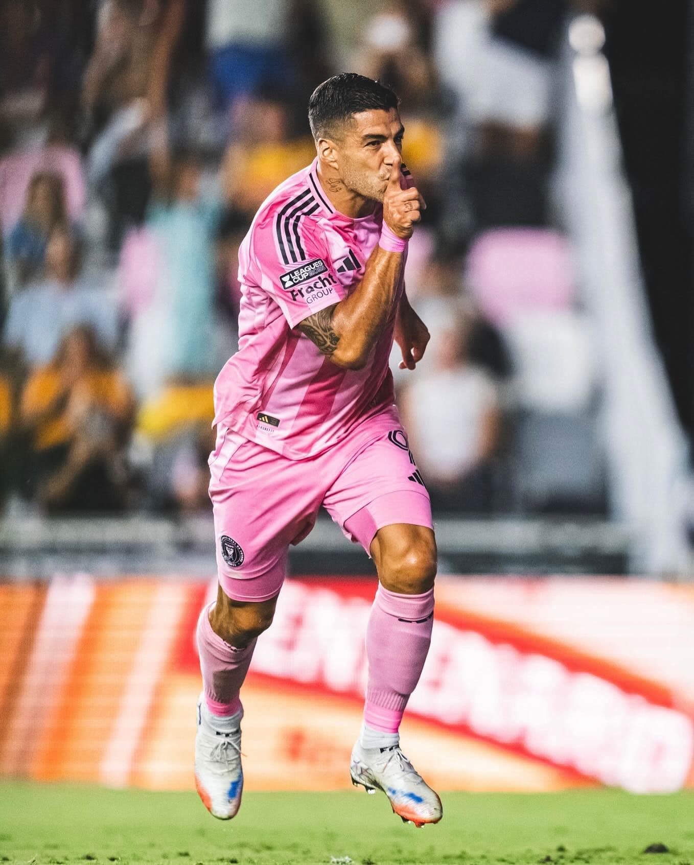 Luis Suarez ăn mừng bàn thắng quyết định, khẳng định chiến thắng cho Inter Miami