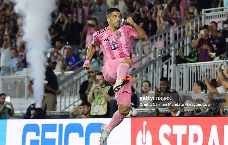 Luis Suarez ăn mừng cú đúp phạt đền giúp Inter Miami thắng Tigres UANL