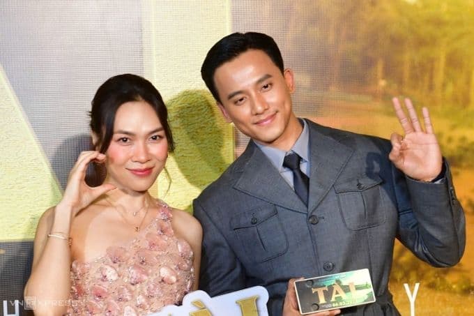 Mỹ Tâm và Mai Tài Phến tại buổi công chiếu phim 'Tài'