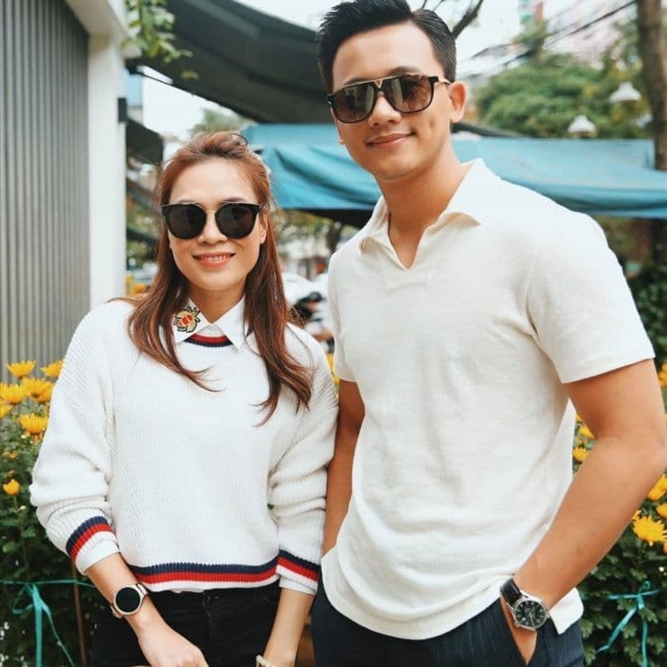 Mỹ Tâm và Mai Tài Phến tươi cười rạng rỡ, hình ảnh được công chúng tích cực ủng hộ.