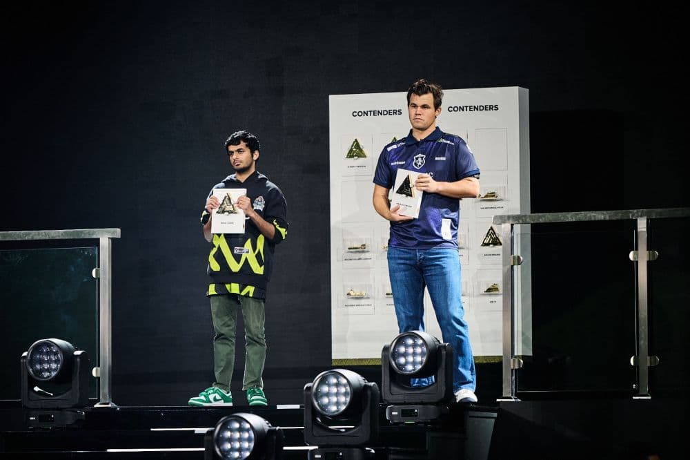 Magnus Carlsen tập trung thi đấu cờ vua trực tuyến