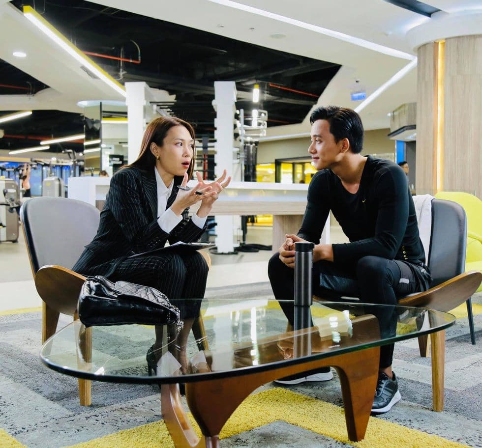 Mai Tài Phến và Mỹ Tâm thảo luận về dự án phim, thể hiện mối quan hệ tri kỷ