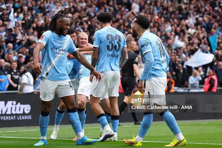 Man City ăn mừng bàn thắng quyết định vô địch FA Cup