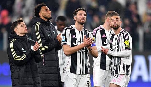 Manuel Locatelli hỏng phạt đền khiến Juventus đánh rơi chiến thắng.