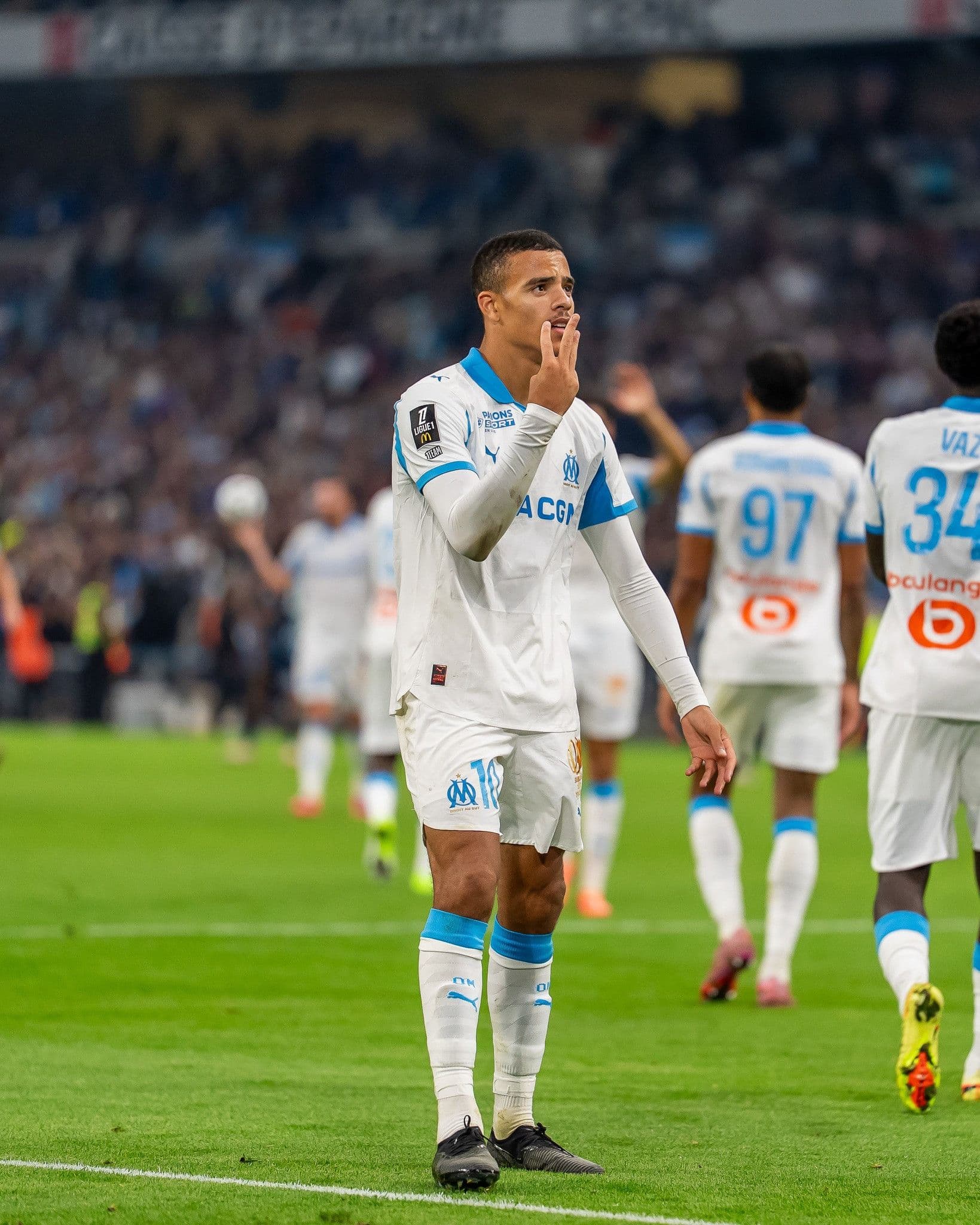 Mason Greenwood trên sân Velodrome, suy ngẫm về tương lai và con đường phía trước.