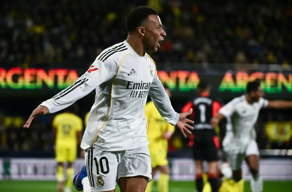 Mbappe ăn mừng chiến thắng quan trọng, giúp Real Madrid vươn lên dẫn đầu La Liga.