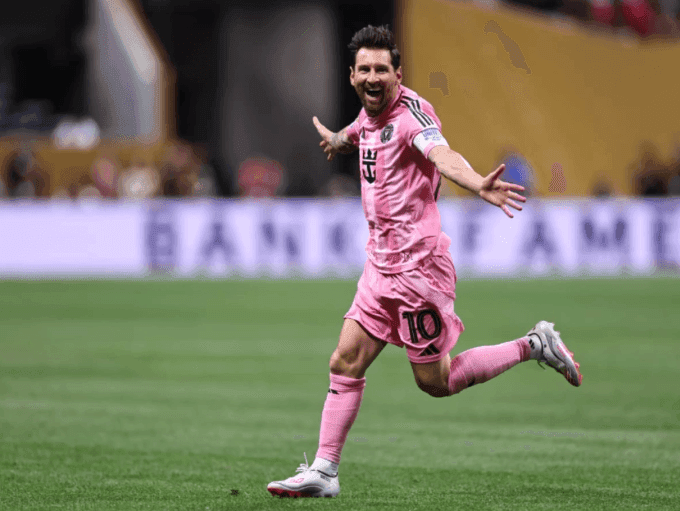 Messi ăn mừng bàn ấn định trong trận thắng Porto 2-1 ở FIFA Club World Cup 2025, trên sân Mercedes-Benz, Georgia, Mỹ tối 19/6/2025. Ảnh: AP